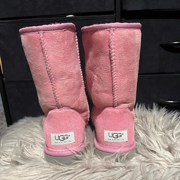Pink UGG boots - Picture 5 of 5